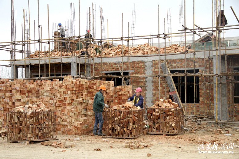 正在加緊建設(shè)中的坎北街道果林村農(nóng)民集中居住點