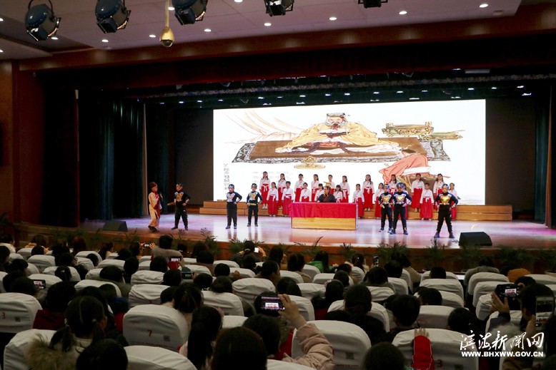 縣實(shí)驗(yàn)小學(xué)新建南路校區(qū)舉辦“和孩子一起吟、誦、唱”系列活動(dòng)