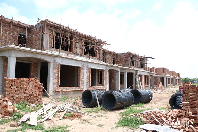 建設(shè)中的天場鎮(zhèn)秉義村農(nóng)民集中居住點(diǎn)