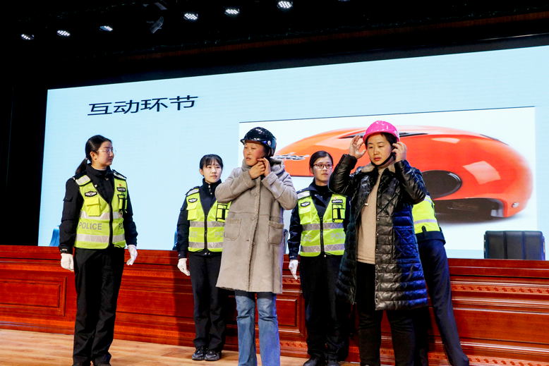 縣交警大隊(duì)舉辦交通安全知識(shí)講座