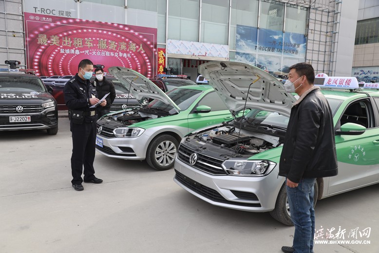 縣車管所服務(wù)社會(huì)經(jīng)濟(jì)發(fā)展