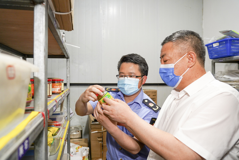 兩部門檢查高考期間餐飲、衛(wèi)生安全